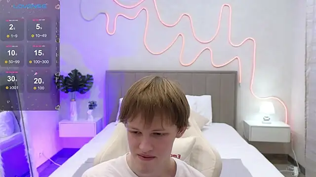 Fakeangel87 online show from 11/07/25, 08:58