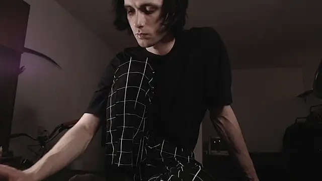 Snapshot of morrowless chatting on 11/08/25, 02:34 morrowless online show from 11/08/25, 02:34