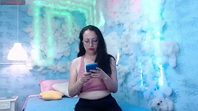 Lauryn Jones online show from 02/05/26, 07:51