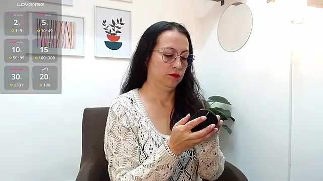 Lauryn Jones online show from 03/25/26, 04:24