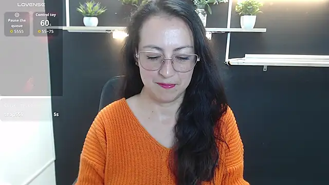 Lauryn Jones online show from 04/15/26, 05:31