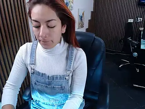 desk desire online show from 11/14/25, 11:20