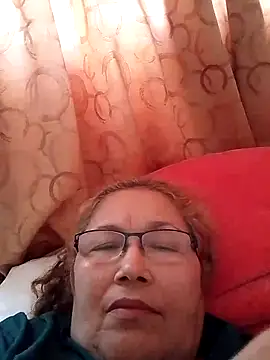 Snapshot of Cessi50 chatting on 11/06/25, 08:43 Cessi50 online show from 11/06/25, 08:43