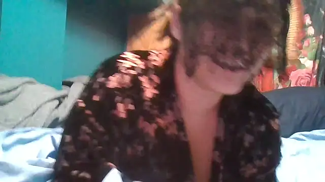 Buttercup2001 online show from 11/01/25, 03:41