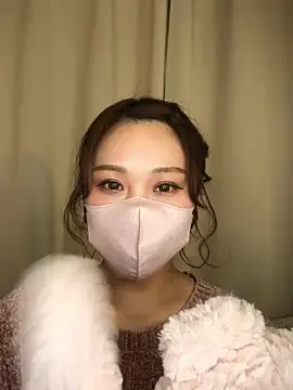 reika33 online show from 11/18/25, 10:20