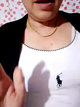 small-house123 online show from 12/21/25, 10:55