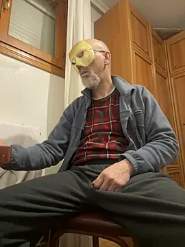 Snapshot of men1967 chatting on 02/13/26, 05:09 men1967 online show from 02/13/26, 05:09