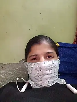 Snapshot of Hot__cute001 chatting on 11/03/25, 08:43 Hot cute001 online show from 11/03/25, 08:43