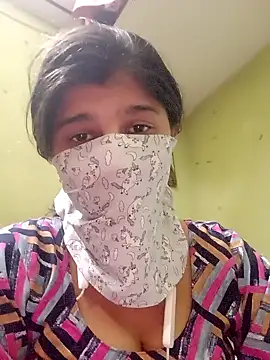 Snapshot of Hot__cute001 chatting on 11/04/25, 05:01 Hot cute001 online show from 11/04/25, 05:01