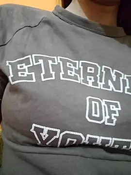 Snapshot of Hot__cute001 chatting on 11/05/25, 07:14 Hot cute001 online show from 11/05/25, 07:14