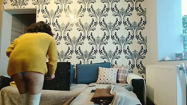 CharmingPearl online show from 12/22/25, 07:27