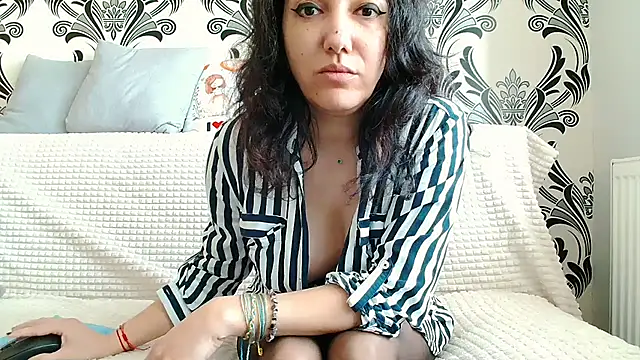 CharmingPearl online show from 03/03/26, 07:36