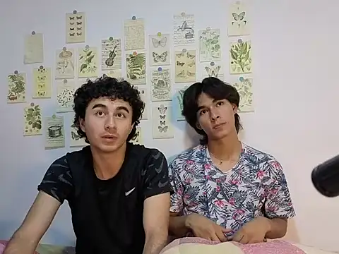 Snapshot of Raven_Eclipse chatting on 04/14/26, 12:16 Raven Eclipse online show from 04/14/26, 12:16