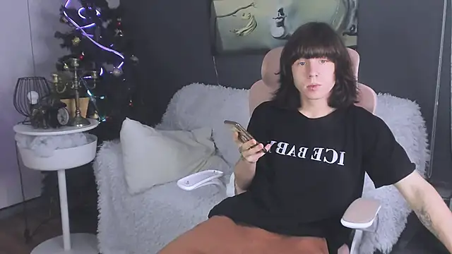 CutieKai  online show from 01/10/26, 04:03