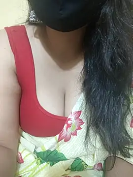 Snapshot of mouni499 chatting on 04/22/26, 05:36 mouni499 online show from 04/22/26, 05:36