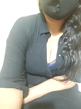 Snapshot of mouni499 chatting on 05/01/26, 01:26 mouni499 online show from 05/01/26, 01:26