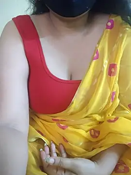 Snapshot of mouni499 chatting on 05/13/26, 04:37 mouni499 online show from 05/13/26, 04:37