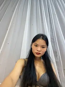 lung-linh online show from 11/05/25, 04:07