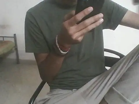 Snapshot of Bull_Dick_69 chatting on 05/06/26, 01:14 Bull Dick 69 online show from 05/06/26, 01:14