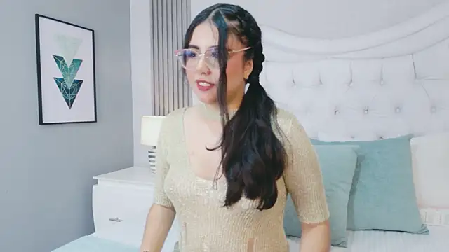 ScarlettPetrova online show from 03/25/26, 11:38