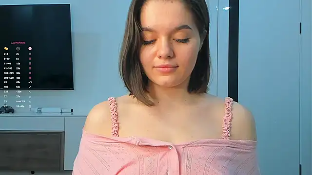 Xo Laura online show from 04/12/26, 08:14