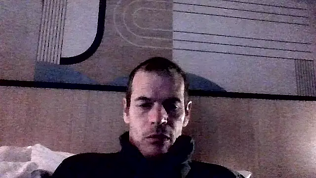 Snapshot of paulus52 chatting on 11/02/25, 08:06 paulus52 online show from 11/02/25, 08:06