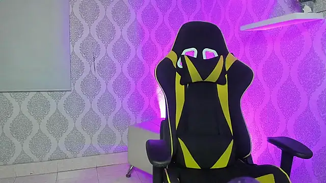 Snapshot of Boy_savoy chatting on 02/21/26, 07:31 Boy savoy online show from 02/21/26, 07:31