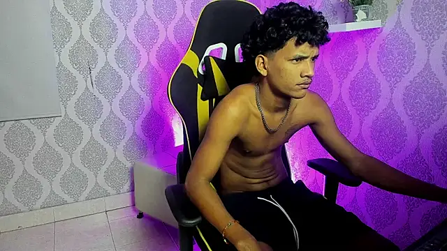 Snapshot of Boy_savoy chatting on 02/24/26, 07:39 Boy savoy online show from 02/24/26, 07:39