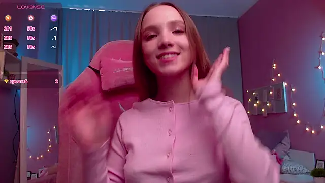 Adria Arjona online show from 04/16/26, 07:42