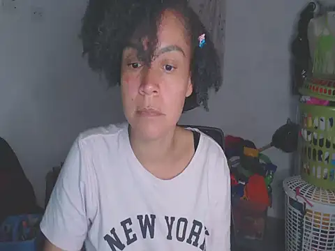 Snapshot of shayna_cute chatting on 05/15/26, 02:29 shayna cute online show from 05/15/26, 02:29