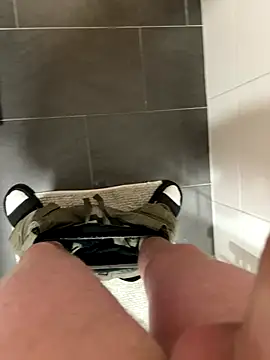 timtom19 online show from 11/18/25, 04:11