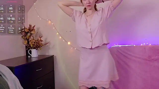 Snapshot of TinyMuse_ chatting on 11/20/25, 11:43 TinyMuse online show from 11/20/25, 11:43