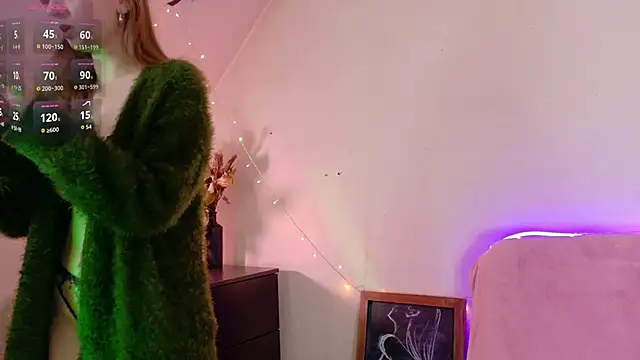 Snapshot of TinyMuse_ chatting on 12/02/25, 05:30 TinyMuse online show from 12/02/25, 05:30