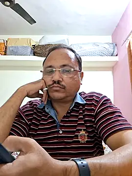 suraj696 online show from 11/17/25, 04:24