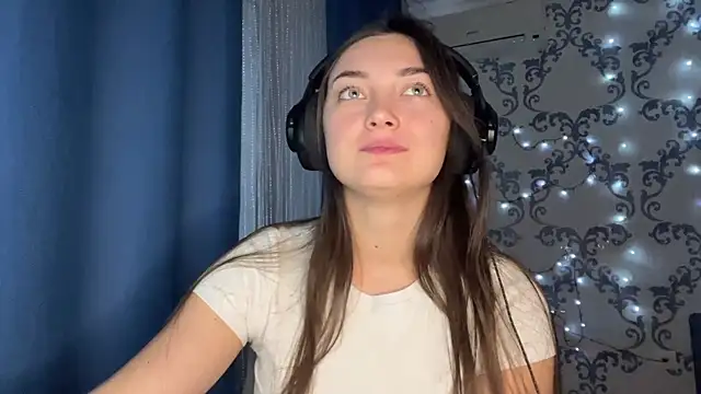 TwotyBright online show from 12/05/25, 01:09