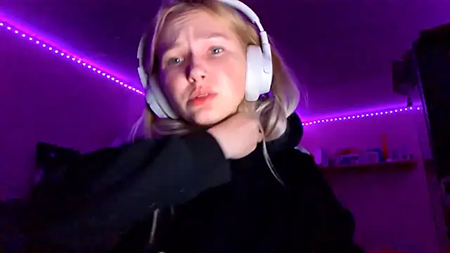 KarinRobertson online show from 11/23/25, 06:30