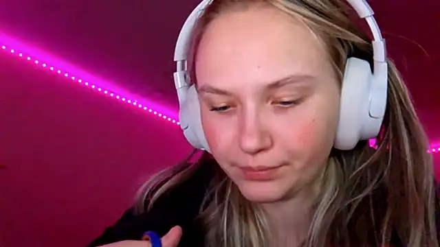 KarinRobertson online show from 12/20/25, 05:20