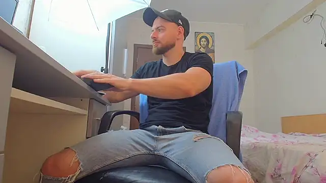 Snapshot of Ryanstone_ chatting on 07/20/26, 06:49 Ryanstone online show from 07/20/26, 06:49