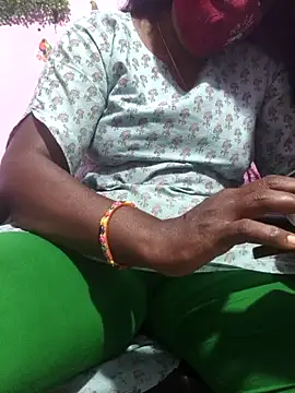 hyd couple7878 online show from 04/07/26, 06:41