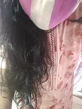 Snapshot of hyd_couple7878 chatting on 05/28/26, 12:35 hyd couple7878 online show from 05/28/26, 12:35