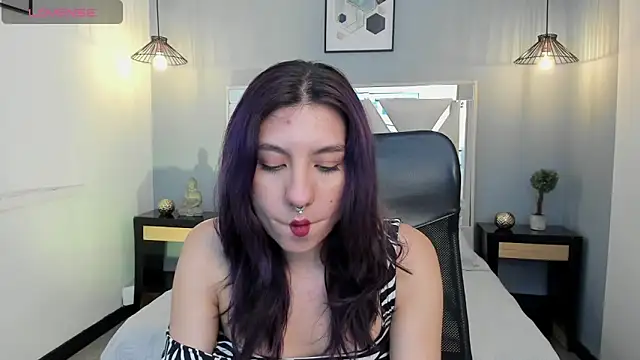 zoe-moreau online show from 03/02/26, 08:26