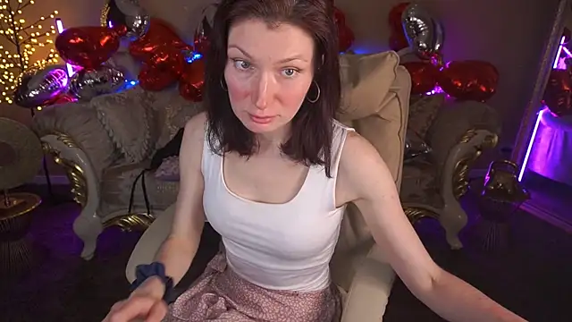 AmiraGoldd online show from 02/15/26, 01:52