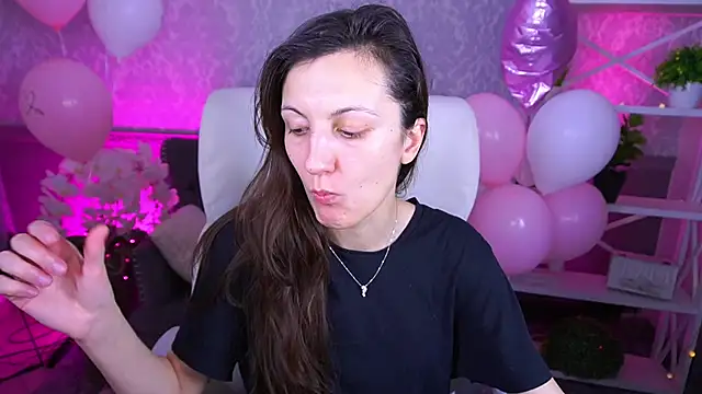 Snapshot of ZafiraMoonn chatting on 02/20/26, 02:06 ZafiraMoonn online show from 02/20/26, 02:06