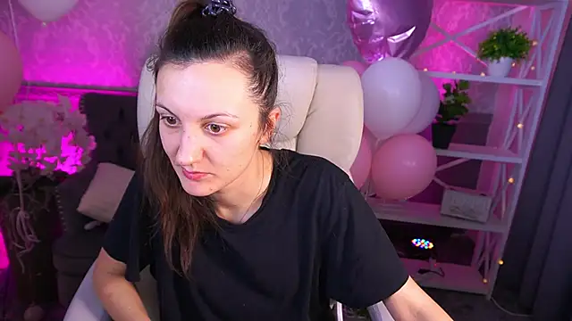 Snapshot of ZafiraMoonn chatting on 02/21/26, 02:23 ZafiraMoonn online show from 02/21/26, 02:23