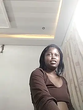 SweetSavage18 online show from 12/17/25, 08:48