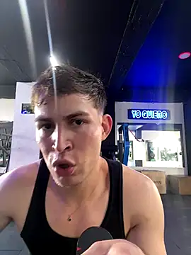 AlexanderBianchi2 online show from 12/17/25, 02:12