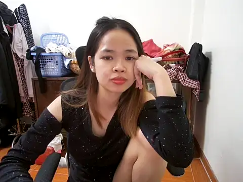 ---Lusi03--- online show from 12/19/25, 03:35