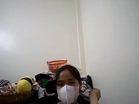 Snapshot of ---Lusi03--- chatting on 07/14/26, 12:00 ---Lusi03--- online show from 07/14/26, 12:00