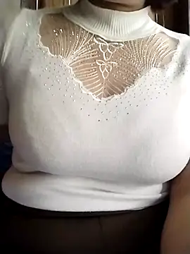 Snapshot of BeyeuCii99 chatting on 11/23/25, 06:02 BeyeuCii99 online show from 11/23/25, 06:02