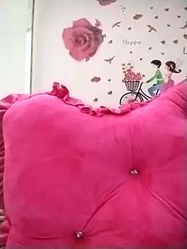 Snapshot of BeyeuCii99 chatting on 11/29/25, 12:13 BeyeuCii99 online show from 11/29/25, 12:13